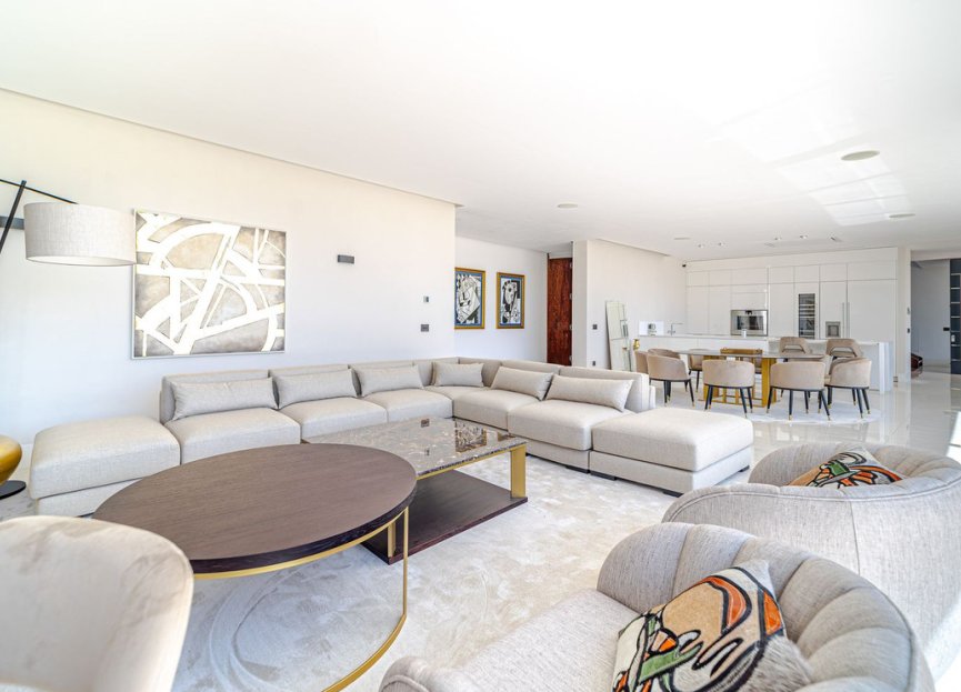 Resale - House - Detached Villa - Marbella - Nueva Andalucia