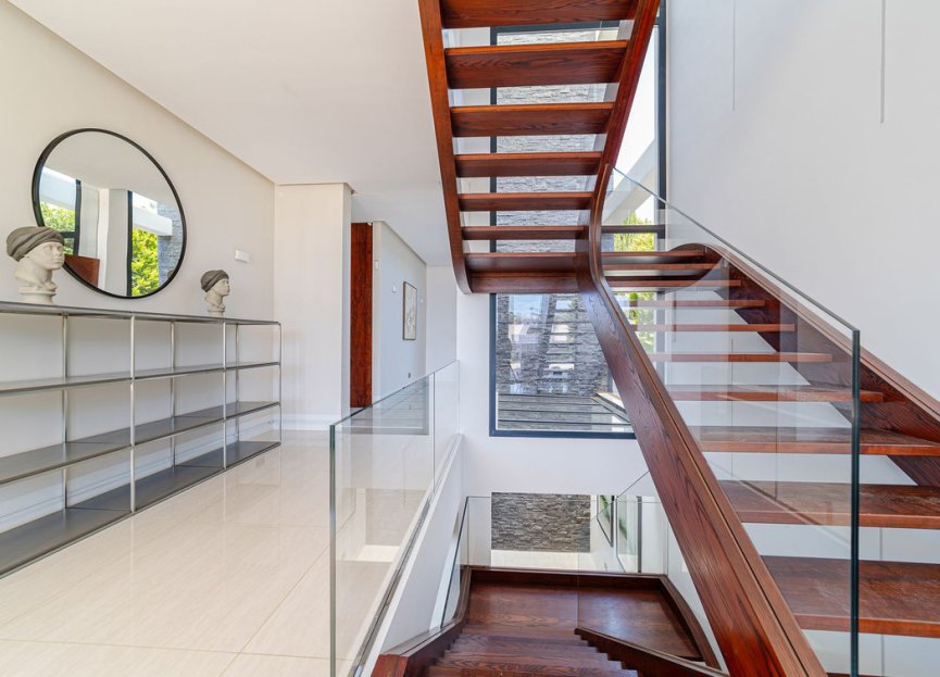 Resale - House - Detached Villa - Marbella - Nueva Andalucia