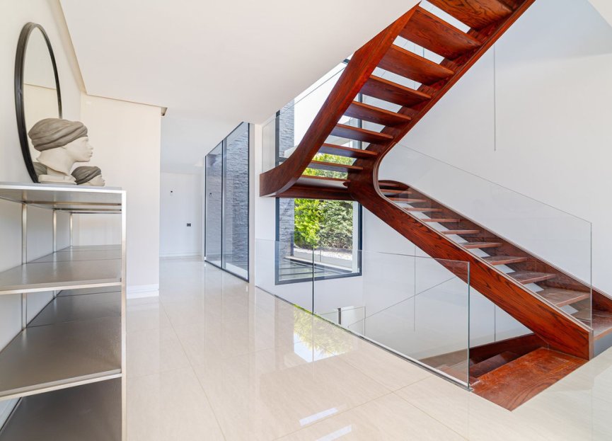 Resale - House - Detached Villa - Marbella - Nueva Andalucia