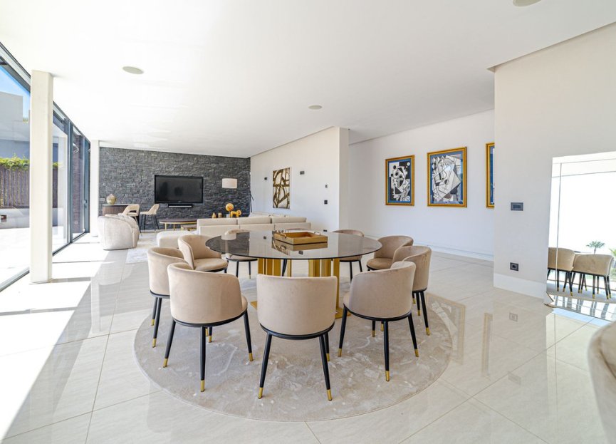 Resale - House - Detached Villa - Marbella - Nueva Andalucia