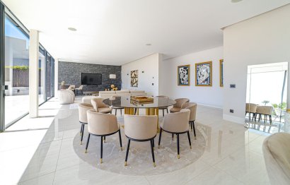 Resale - House - Detached Villa - Marbella - Nueva Andalucia