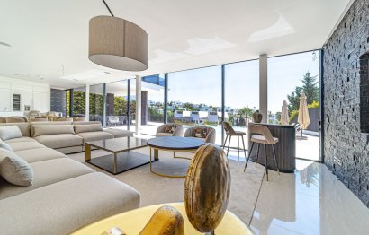 Resale - House - Detached Villa - Marbella - Nueva Andalucia