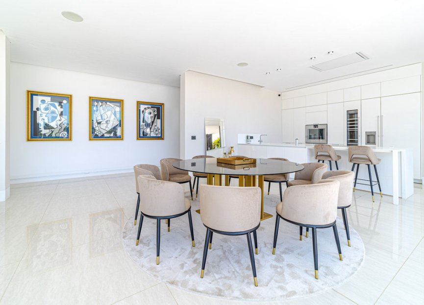 Resale - House - Detached Villa - Marbella - Nueva Andalucia