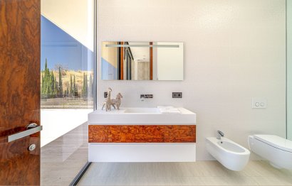 Resale - House - Detached Villa - Marbella - Nueva Andalucia