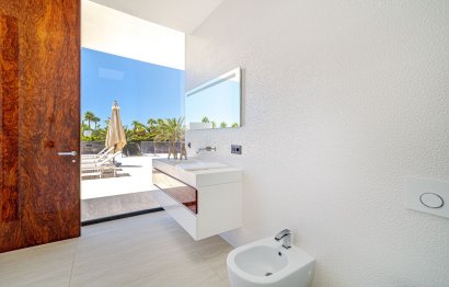 Resale - House - Detached Villa - Marbella - Nueva Andalucia