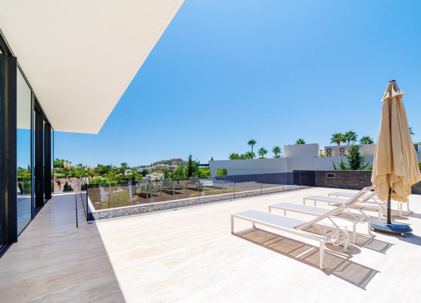 Resale - House - Detached Villa - Marbella - Nueva Andalucia