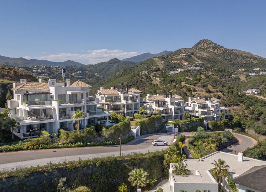 Resale - Apartment - Middle Floor Apartment - Benahavís - Benahavís Centro