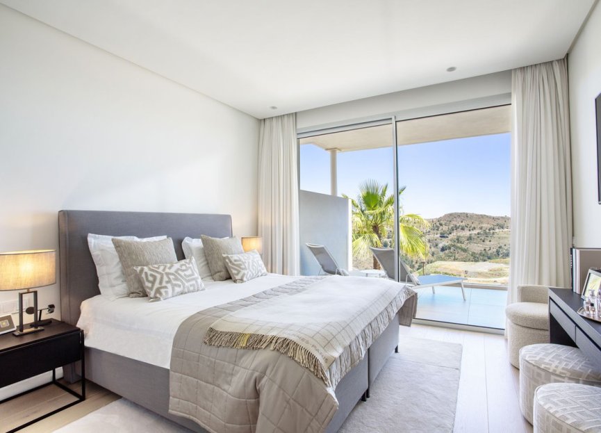 Resale - Apartment - Middle Floor Apartment - Benahavís - Benahavís Centro