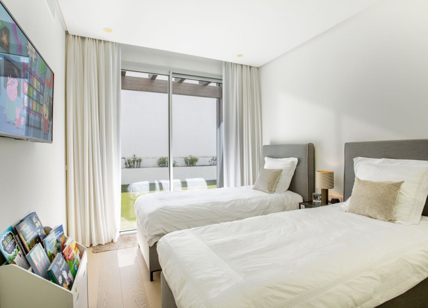 Resale - Apartment - Middle Floor Apartment - Benahavís - Benahavís Centro