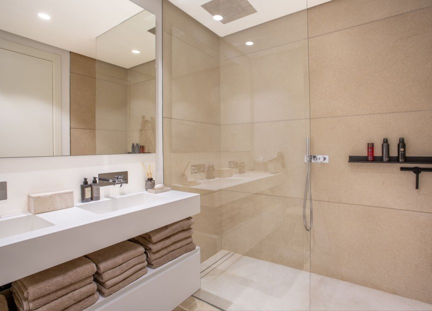 Resale - Apartment - Middle Floor Apartment - Benahavís - Benahavís Centro