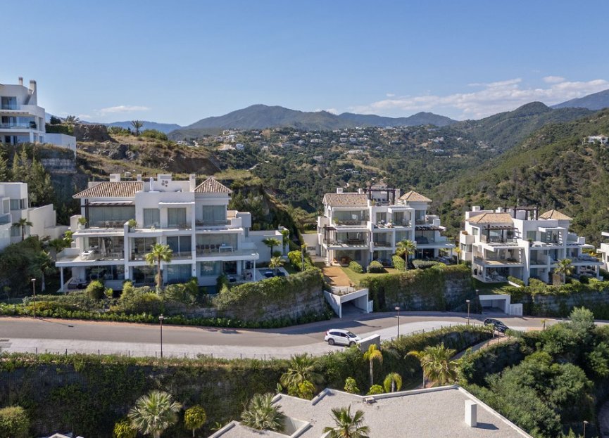 Resale - Apartment - Middle Floor Apartment - Benahavís - Benahavís Centro