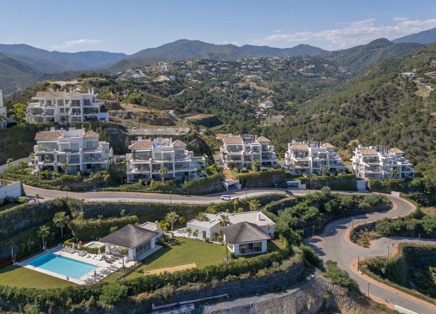 Resale - Apartment - Middle Floor Apartment - Benahavís - Benahavís Centro