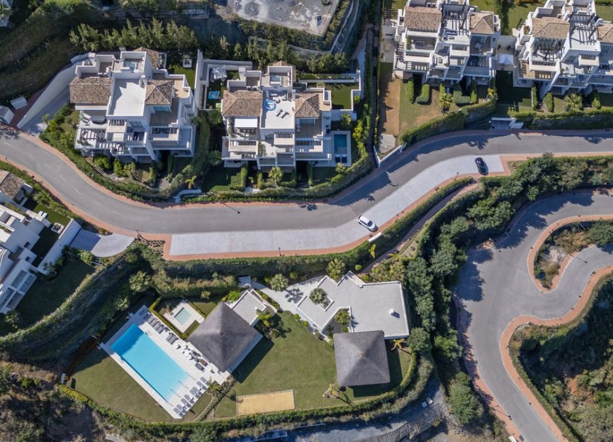 Resale - Apartment - Middle Floor Apartment - Benahavís - Benahavís Centro