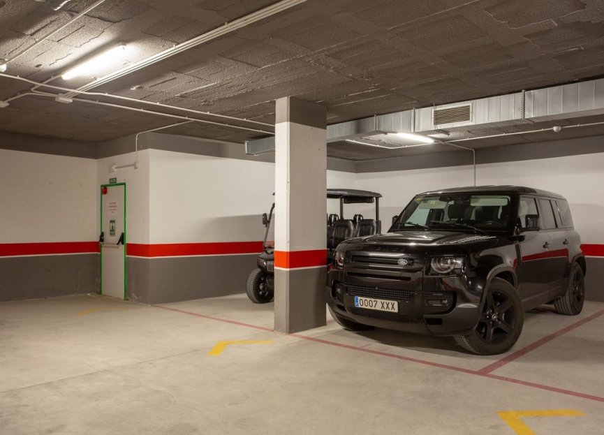 Resale - Apartment - Middle Floor Apartment - Benahavís - Benahavís Centro