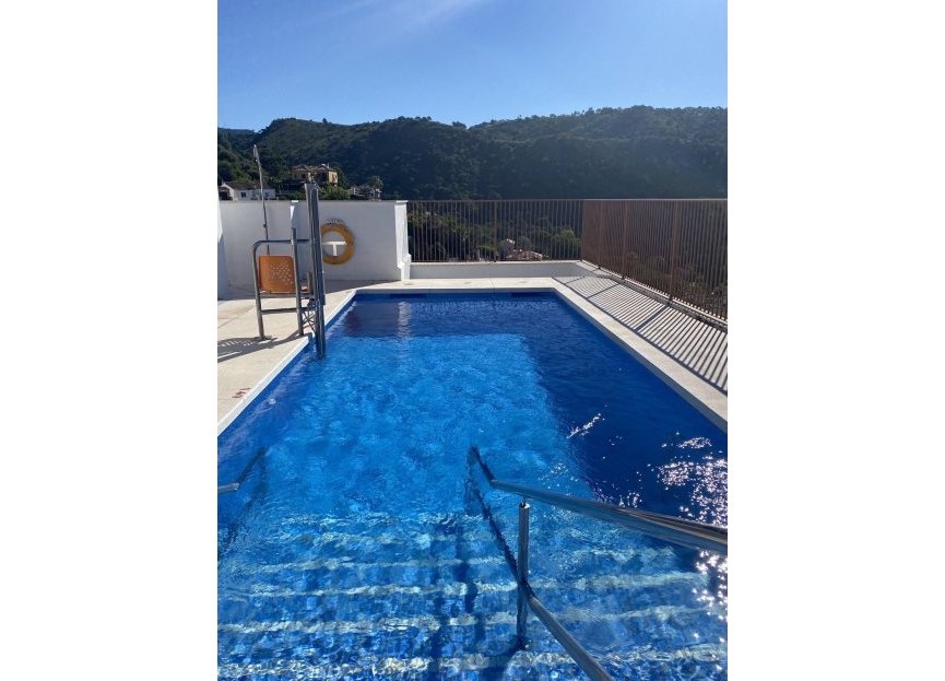 Resale - Apartment - Middle Floor Apartment - Benahavís - Benahavís Centro