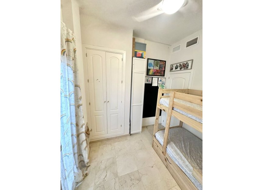 Resale - Apartment - Middle Floor Apartment - Benahavís - Benahavís Centro