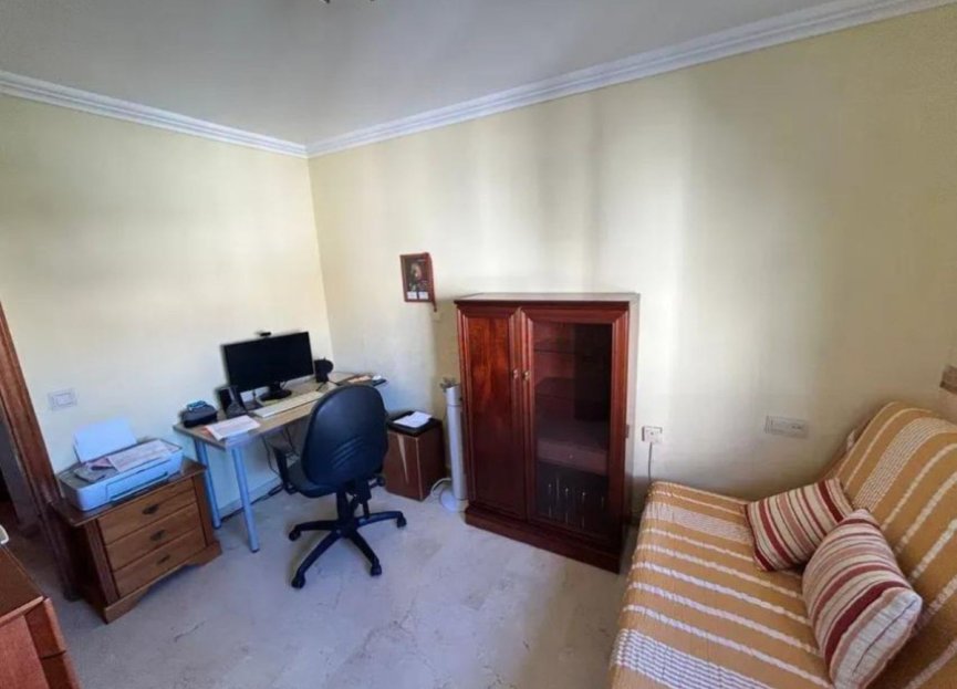 Resale - Apartment - Top Floor Apartment - Estepona - Estepona Centro