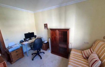 Resale - Apartment - Top Floor Apartment - Estepona - Estepona Centro