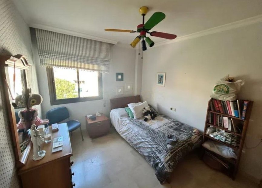 Resale - Apartment - Top Floor Apartment - Estepona - Estepona Centro
