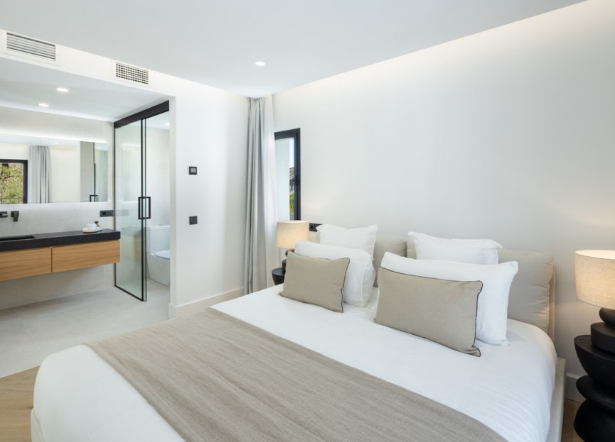 Resale - House - Detached Villa - Benahavís - La Quinta