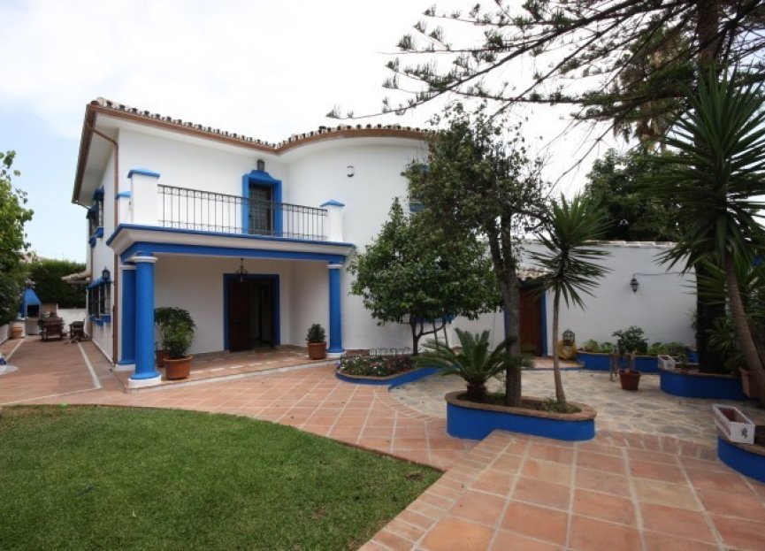 Resale - House - Detached Villa - Marbella - Marbella Centro