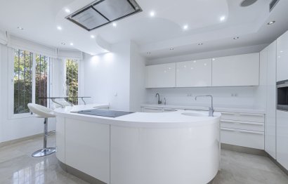 Reventa - House - Detached Villa - Marbella - Nueva Andalucia