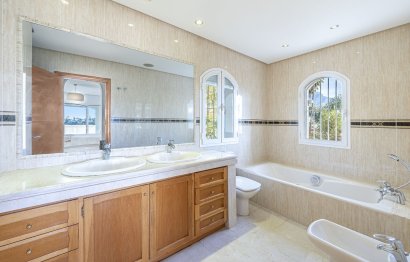 Reventa - House - Detached Villa - Marbella - Nueva Andalucia