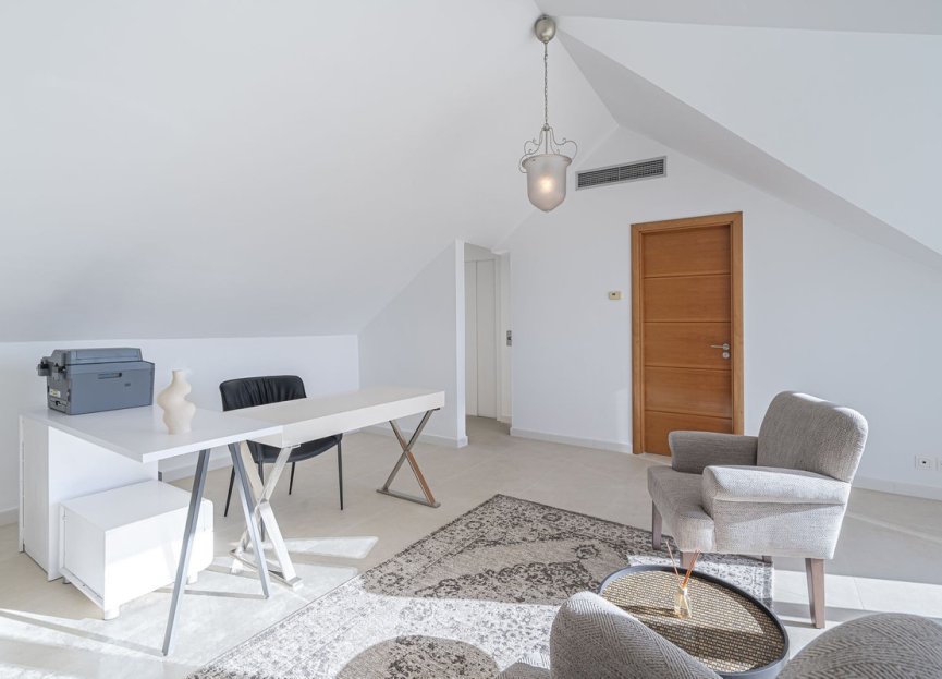 Reventa - House - Detached Villa - Marbella - Nueva Andalucia