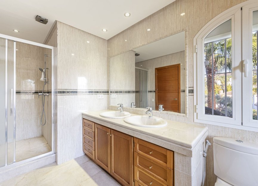 Reventa - House - Detached Villa - Marbella - Nueva Andalucia