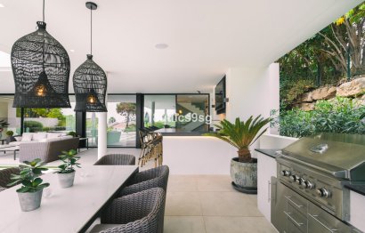 Resale - House - Detached Villa - Marbella - Nueva Andalucia