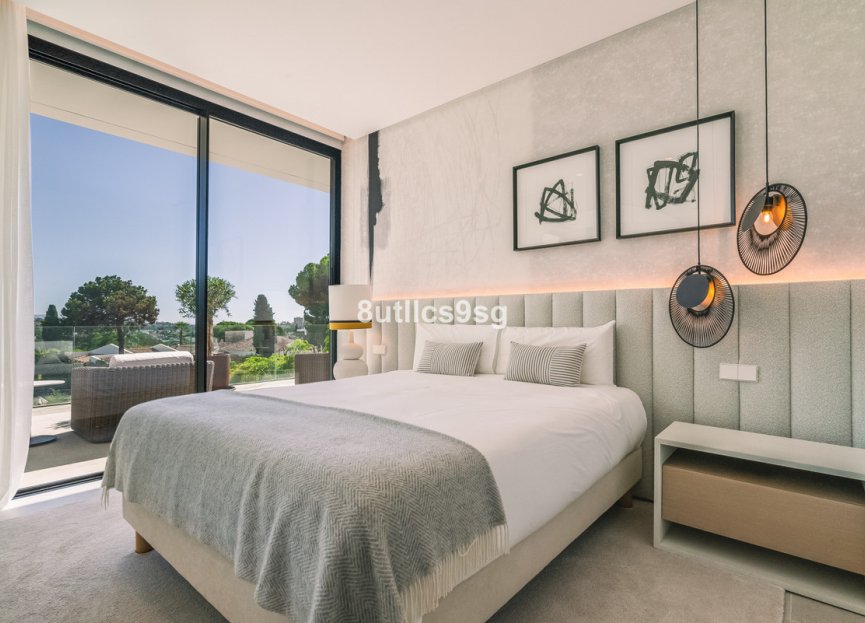 Resale - House - Detached Villa - Marbella - Nueva Andalucia