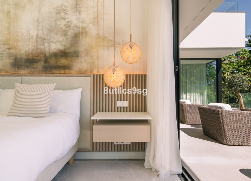 Resale - House - Detached Villa - Marbella - Nueva Andalucia