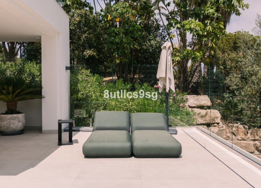 Resale - House - Detached Villa - Marbella - Nueva Andalucia