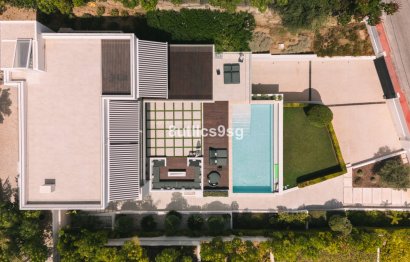 Resale - House - Detached Villa - Marbella - Nueva Andalucia