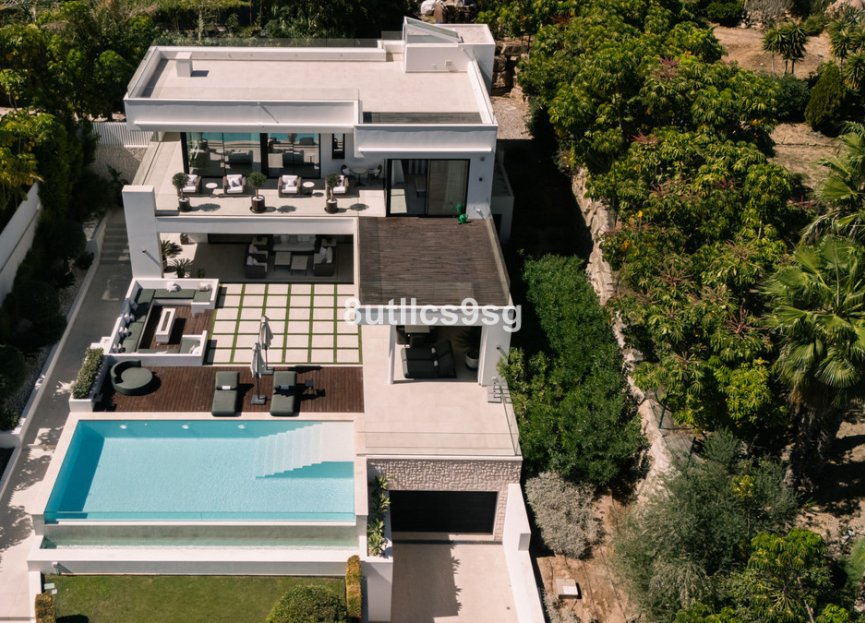 Resale - House - Detached Villa - Marbella - Nueva Andalucia