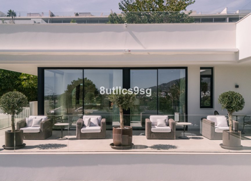 Resale - House - Detached Villa - Marbella - Nueva Andalucia