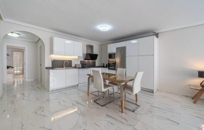 Resale - Ground floor apartment - Marbella - Nueva Andalucia