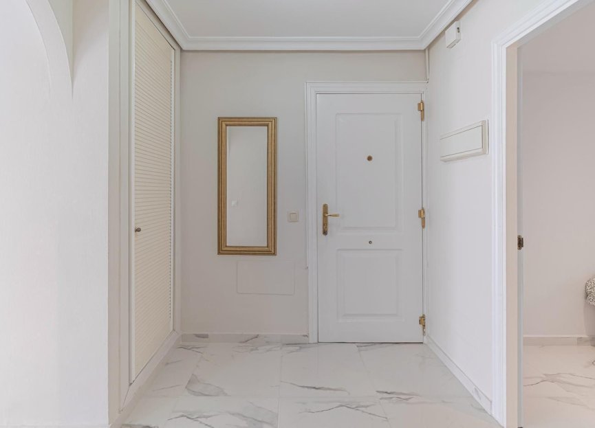 Resale - Ground floor apartment - Marbella - Nueva Andalucia