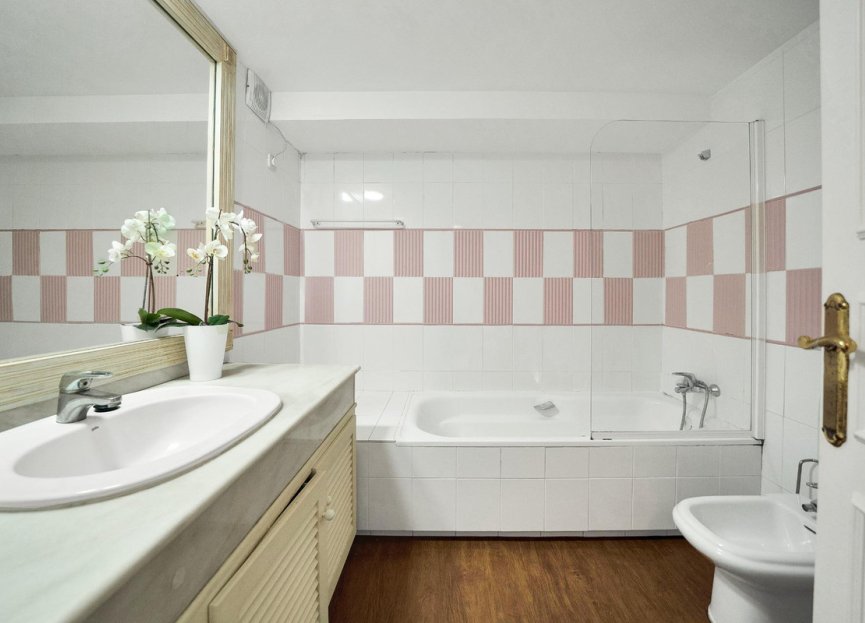 Resale - House - Detached Villa - Marbella - Elviria