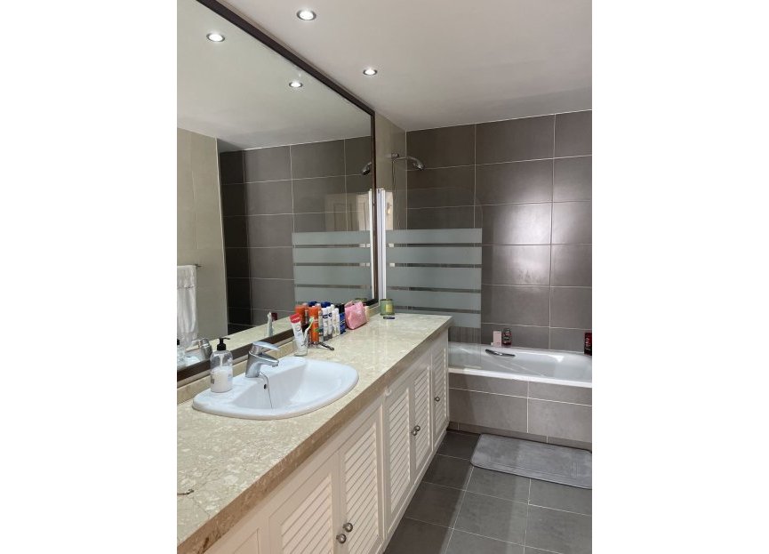 Resale - Ground floor apartment - Benalmádena - Benalmadena Centro