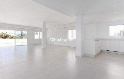 Resale - Apartment - Middle Floor Apartment - Marbella - Guadalmina Baja