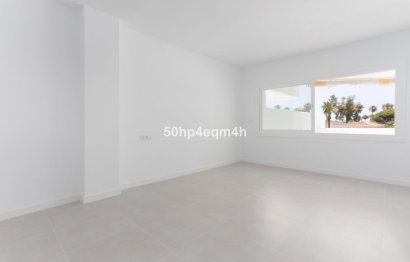 Resale - Apartment - Middle Floor Apartment - Marbella - Guadalmina Baja