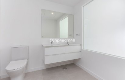 Resale - Apartment - Middle Floor Apartment - Marbella - Guadalmina Baja