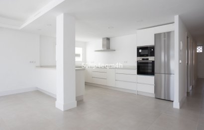 Resale - Apartment - Middle Floor Apartment - Marbella - Guadalmina Baja