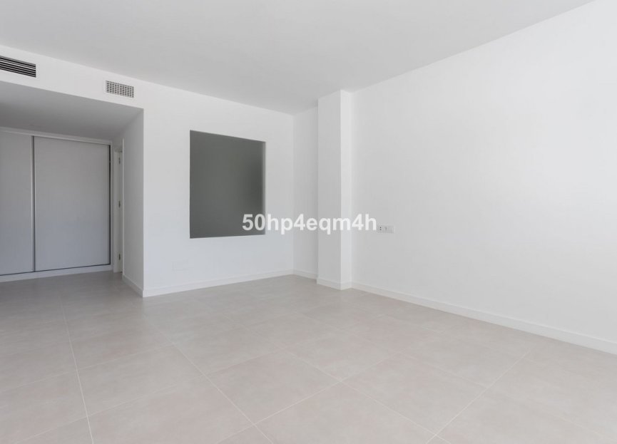 Resale - Apartment - Middle Floor Apartment - Marbella - Guadalmina Baja