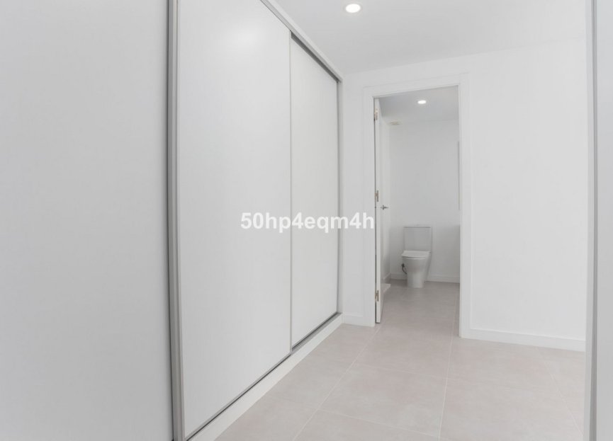 Resale - Apartment - Middle Floor Apartment - Marbella - Guadalmina Baja