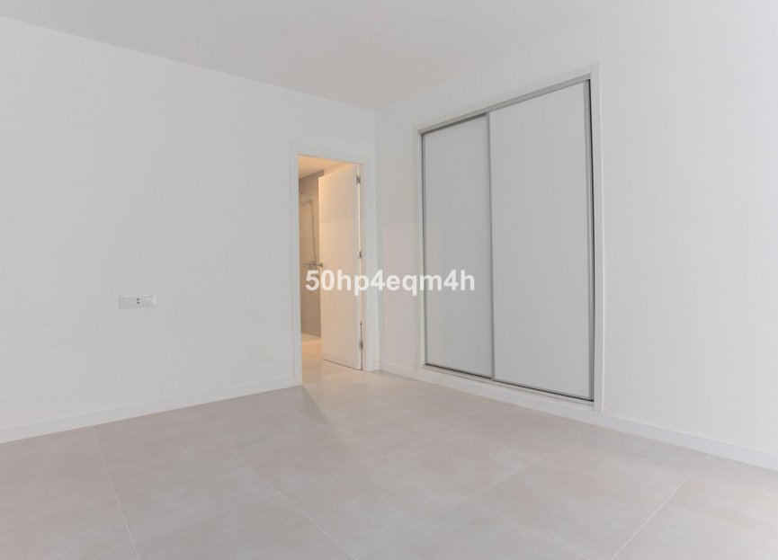 Resale - Apartment - Middle Floor Apartment - Marbella - Guadalmina Baja