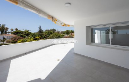 Resale - Apartment - Middle Floor Apartment - Marbella - Guadalmina Baja