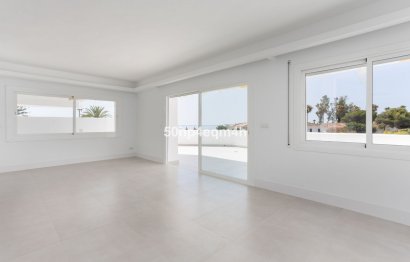Resale - Apartment - Middle Floor Apartment - Marbella - Guadalmina Baja