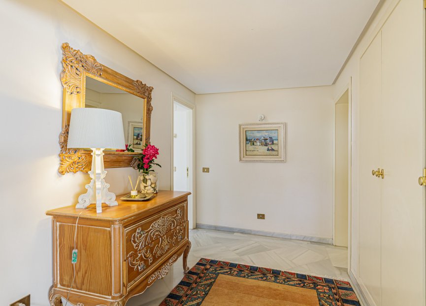 Resale - Apartment - Penthouse - Marbella - Puerto Banús